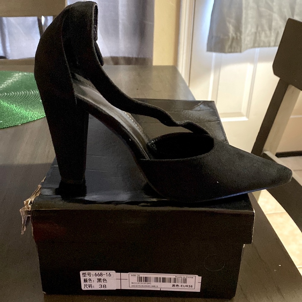 Black heels (SHEIN) size 7